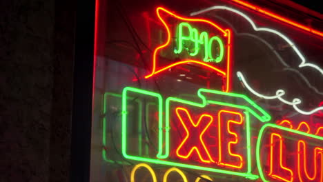 Neon-sign-in-Chinatown-grocery-store-window