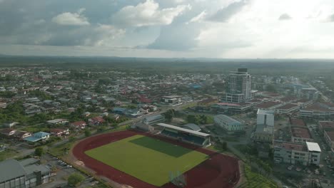 Ariel-Vista-De-La-Ciudad-De-Serike-Sarawak,-Borneo