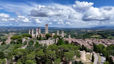 San-Gimignano,-Toskana,-Italien.-Drohnenansicht.-4k