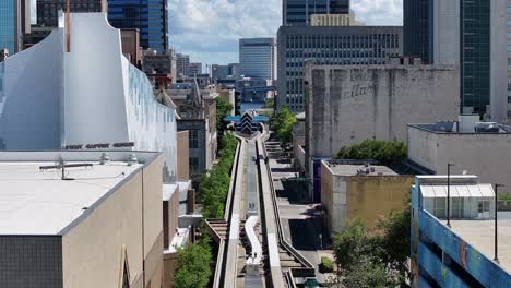 Jacksonville-Skyway-In-downtown-with-skyscrapers-in-background