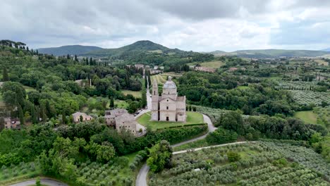 Montepulciano.-Italia.-Vista-De-Drones.-4k