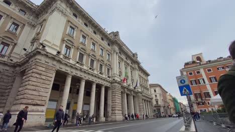 Calles-De-Roma-Y-Lugares-Históricos-Durante-El-Día.