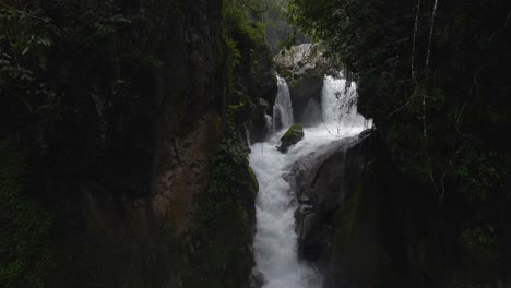 Waterfall-surrounded-by-lush-nature-on-different-levels-in-Mexico-tropical-forest