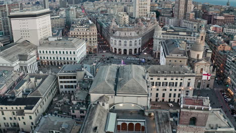 Establecedor-Aéreo-Hacia-La-Famosa-Piazza-De-Ferrari-Con-Fuente-De-Bronce-En-Génova