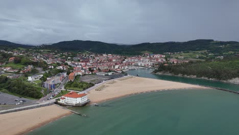 Gorliz-Drone-Del-Norte-De-España,-Imágenes-Aéreas-De-4k