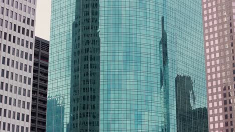 Reflections-on-the-skyscrapers-of-Downtown-Houston