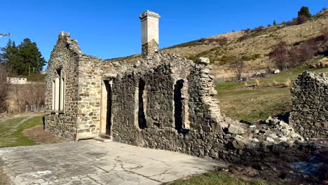 Ruins-of-old-church-in-gold-rush-era-town,-St-Bathans,-New-Zealamd