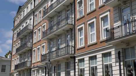 Exterior-of-beautiful-flats-in-london