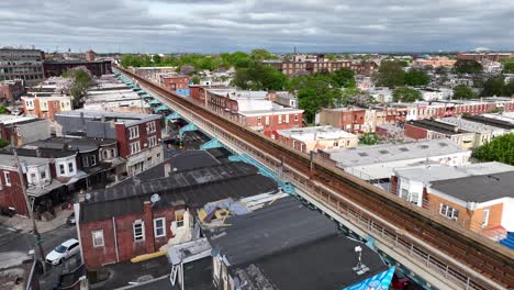 Kensington-Wandbild-An-Einem-Reihenhaus-In-Einem-Gefährlichen-Viertel-In-Philadelphia