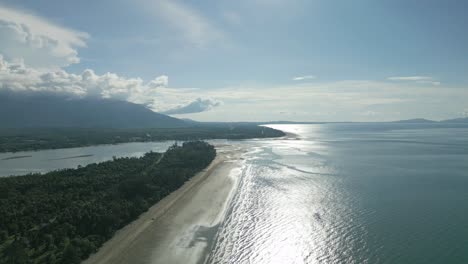 Hermosa-Vista-De-Verano-De-Ariel-En-Pugu-Beach-Semata,-Lundu-Sarawak