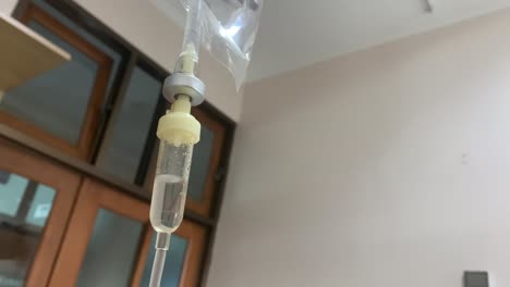 Medicamentos-Intravenosos-Por-Goteo-En-Bolsa-Iv-Para-Uso-Hospitalario-Con-Fondo-De-Habitación-Del-Paciente