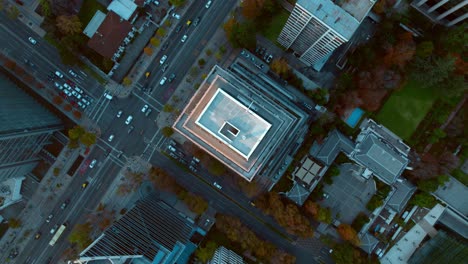 Topdown-view-over-Traffic-on-the-Apoquindo-Avenue,-Las-Condes