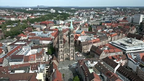 Calle.-Iglesia-De-Lorenz-Y-Alrededores---Nuremberg,-Alemania