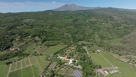 4K-Aerial-of-Mt-Etna,-Sicily,-Italy