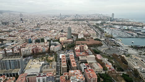 Avión-Pov-Barcelona,-España,-Vista-Aérea-De-Barcelona