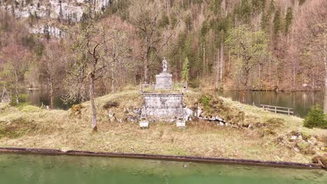 Hermosa-Vista-Sobre-El-Lago-Konigssee-Cerca-De-La-Ciudad-De-Berchtesgaden-En-Los-Alpes-Bávaros,-Alemania