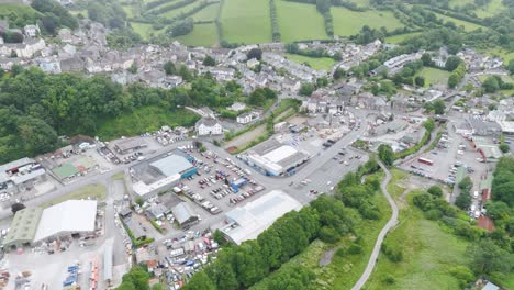 Aerial-of-the-river-Kensey-flowing-through-Launceston,-Cornwall