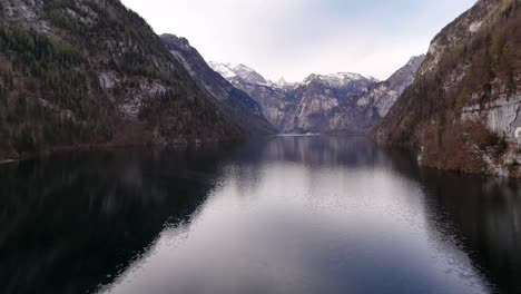 Beautiful-view-on-Konigssee-lake-near-the-town-of-Berchtesgaden-in-the-Bavarian-Alps,-Germany