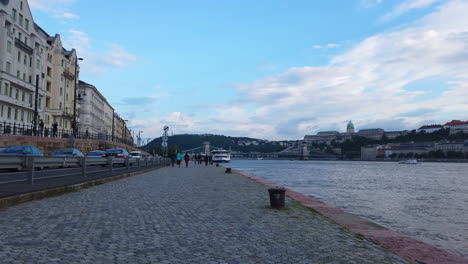 4K-video-the-river-side-in-Budapest