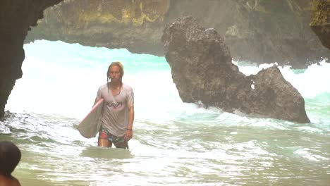 Bali-Surfen-Strand-Surfbrett-