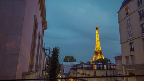 Zeitraffer-Des-Eiffelturms-In-Paris