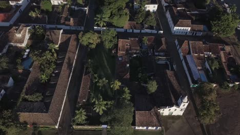 Vista-Por-Drones-De-La-Histórica-Iglesia-De-Nuestra-Señora-De-Los-Dolores-Y-Paraty-En-Brasil