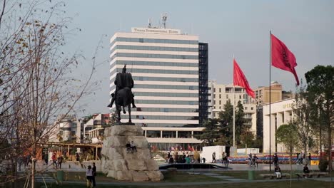 Tirana,-Die-Schöne-Hauptstadt-Albaniens