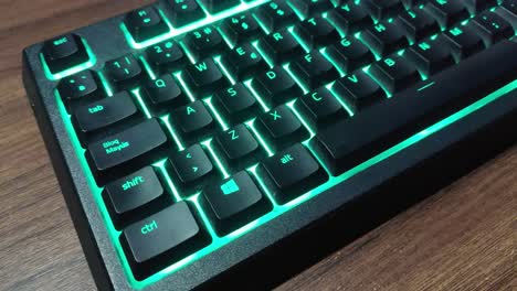 computer-keyboard-changing-color-lights