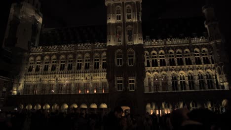 Ayuntamiento-De-Bruselas-Por-La-Noche-En-época-Navideña