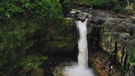 Tegenungan-Waterfall-crowded-with-many-tourists-in-Bali