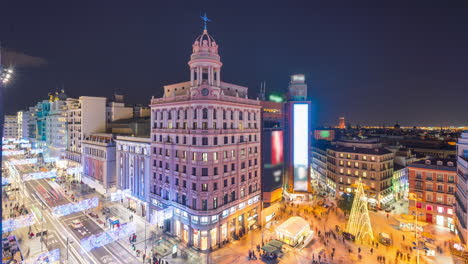 Nachtzeitraffer-Des-Callao-Platzes-In-Madrid-Bei-Nacht-Während-Der-Weihnachtszeit