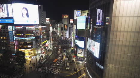 Übersichtsaufnahme-Der-Straßen-Von-Shibuya-Vom-Shibuya-Gedränge