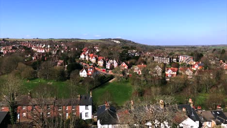 Englische-Sussex-Landstadt-Lewes-Mit-Malerischen-Reihen-Von-Dorfhäusern