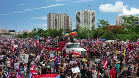 Mayor-Protesta-En-Puerto-Rico-Gente-Exigiendo-La-Renuncia-Del-Gobernador-Ricky-Rosello