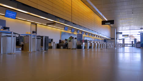 Chekins-of-the-SeaTac-international-aiport-empty-during-the-coronavirus-outbreak