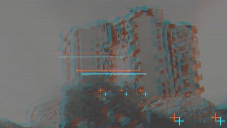 Glitch-Fehler-Videoschadenseffekt,-Angewendet-Auf-Videosequenz-Einer-Alten-Mauer-Mit-Gebäude-Im-Hintergrund