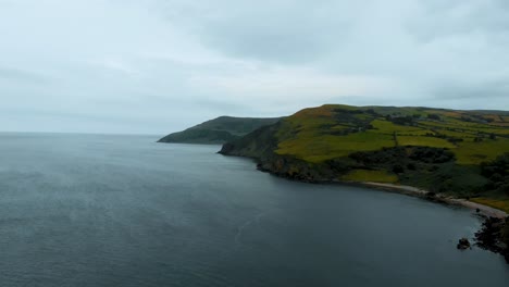 Luftaufnahmen-Der-Küste-Bei-Torr-Head-In-Nordirland