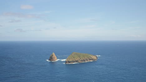 Ein-Schuss-Der-Kleinen-Insel-Baixo-Auf-Der-Insel-Graciosa-Auf-Den-Azoren