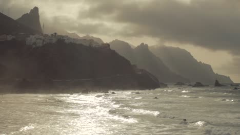 Surfeando-En-Las-Islas-Canarias-A-Cámara-Lenta