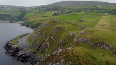 Imágenes-Aéreas-De-La-Costa-De-Torr-Head-En-Irlanda-Del-Norte