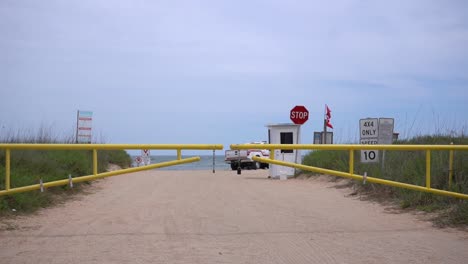 La-Playa-De-Vilano-Está-Cerrada-Por-El-Virus-Corona.