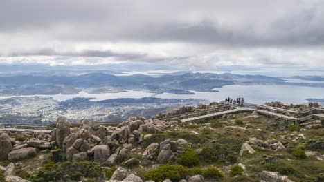 Zeitraffer-Auf-Dem-Gipfel-Des-Mount-Wellington-Mit-Blick-Auf-Hobart