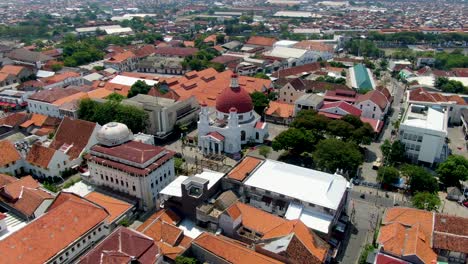 Aerial-panorama-of-Semarang-city,-Java-with-famous-Dutch-colonial-Blenduk-church