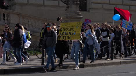 Thousands-of-Russians-in-Prague-protest-against-war-in-Ukraine