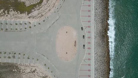 Drohnenaufnahme-Der-Großen-Mauer-Von-Lagos-Und-Des-Aussichtspunkts-Eko-Atlantic-City-Mit-Blick-Auf-Den-Atlantischen-Ozean