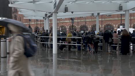 Commuters-Queuing-For-Taxi-Outside-London-Kings-Cross-Station-During-Tube-Strike-On-1-March-2022