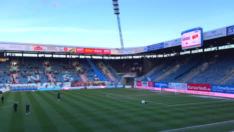 En-El-Estadio-De-Fútbol-Del-FC-Hansa-Rock-Unos-Minutos-Antes-Del-Inicio.