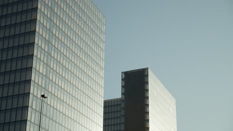 Nationalbibliothek-Von-Frankreich,-Hohe-Wolkenkratzer-Aus-Glas