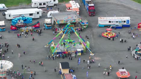 Tradicional-Parque-De-Atracciones-Anual-Millones-Tivoli-Sariola-En-La-Tienda-Del-Pueblo-Tuuri