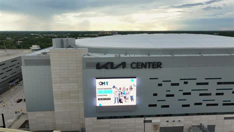 Kia-Center-in-downtown-Orlando,-Florida